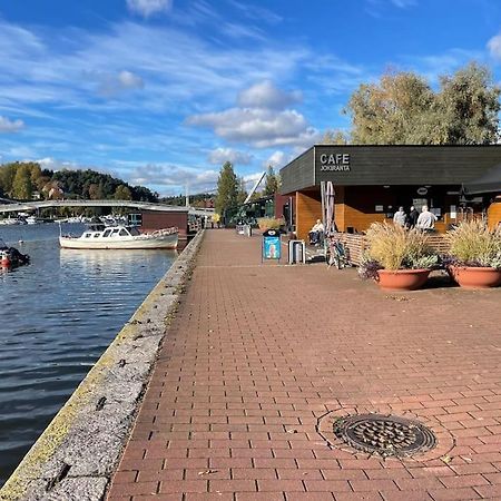 Porvoon Helmi Viehattava Asunto Joen Rannassa Exteriér fotografie